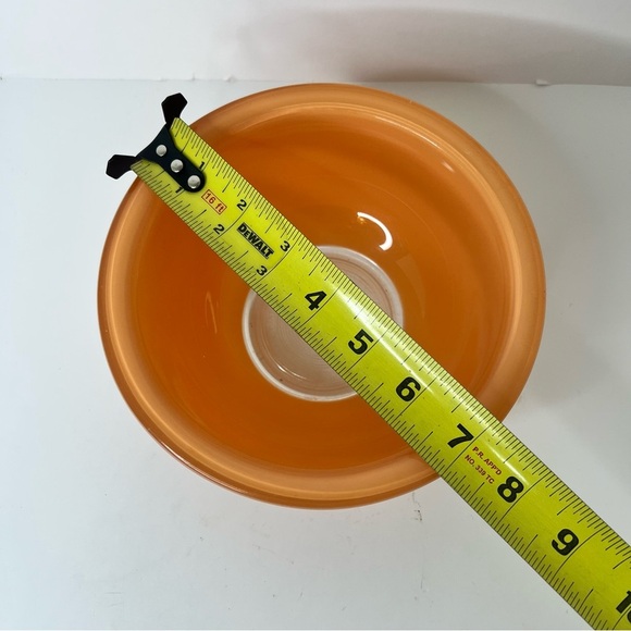 Vintage Pyrex Peach #322 glass Bowl - Picture 2 of 5